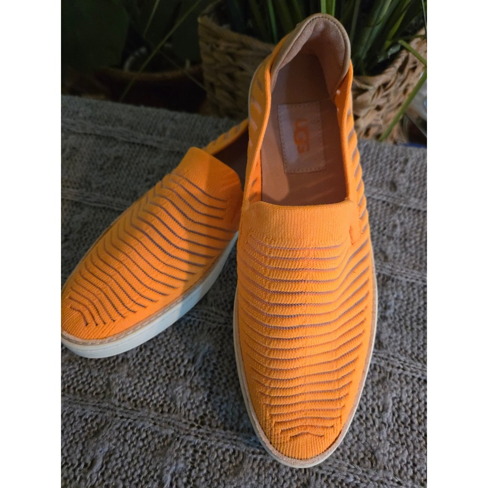 UGG Sammy Chevron Knit Slip On Sneakers Orange Women 6.5